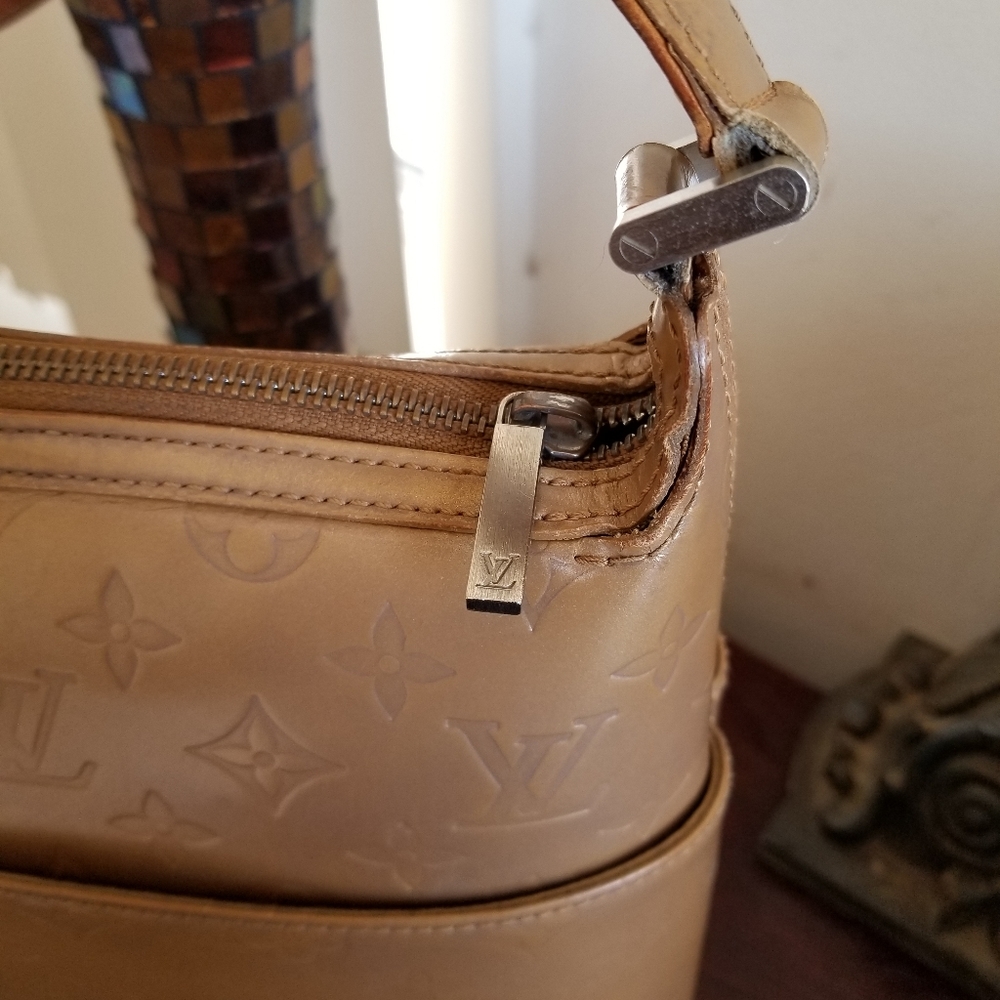 Sale! 1 week only Louis Vuitton discontinued Sutter matte shoulder bag - Picture 5 of 16